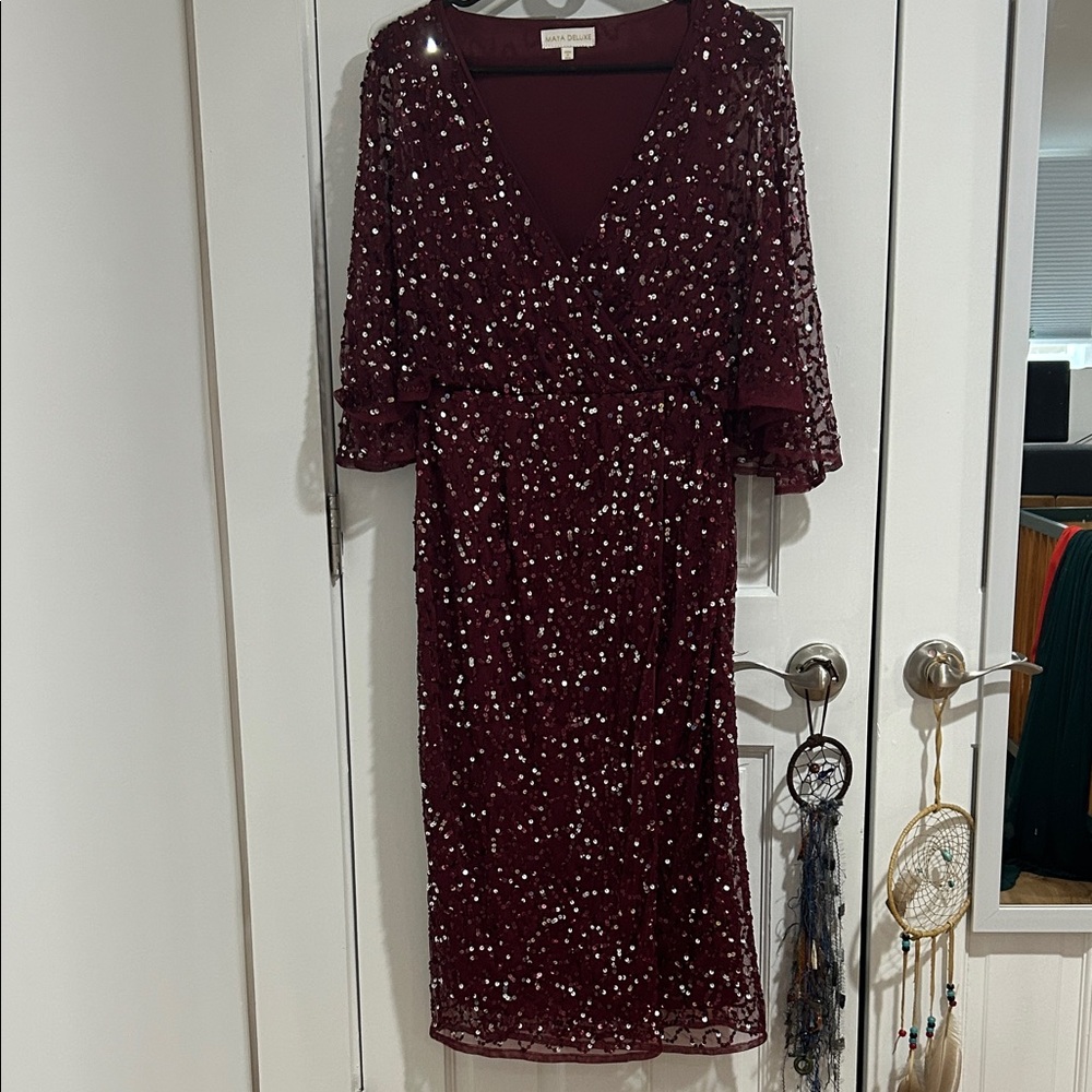 Chic Burgundy Sequin Midi Dress
